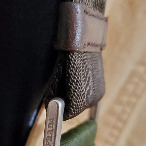 PRADA VINTAGE EBANO GREEN TESSUTO SPORT NYLON WOMEN'S CROSS BODY BAG - … - Picture 11 of 16